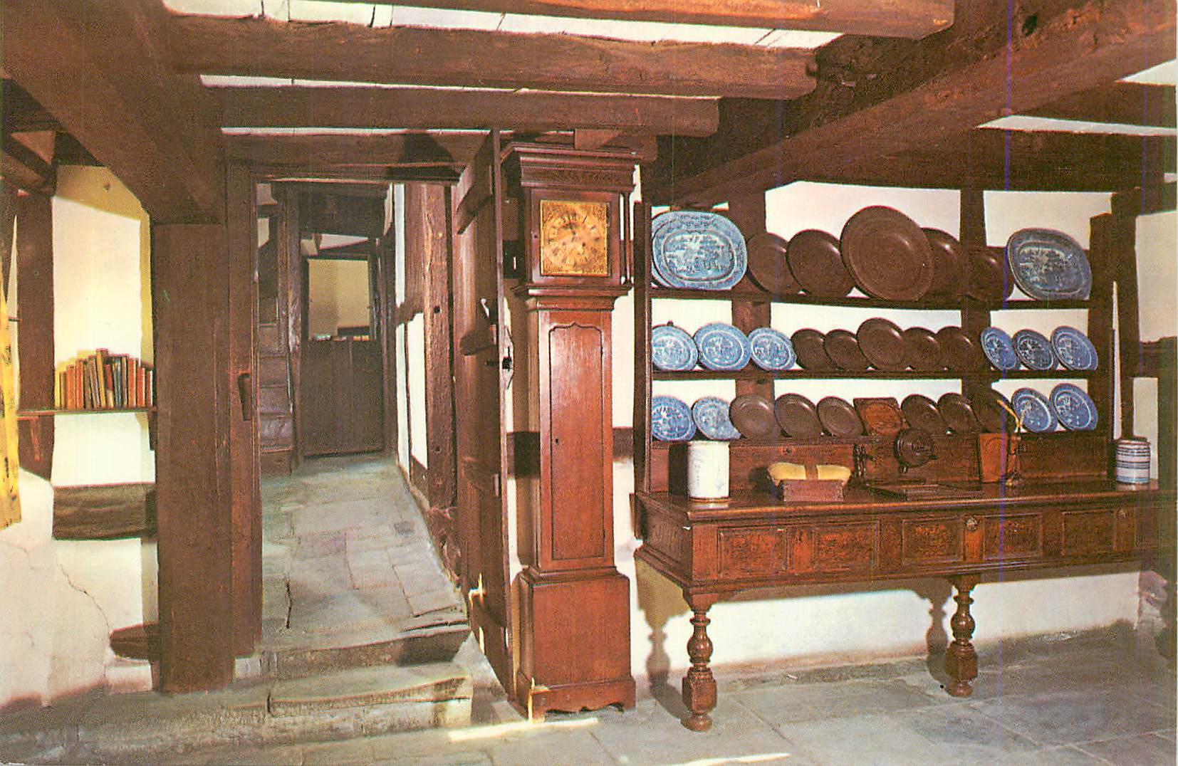 CPM The Living Room Anne Hathaways Cottage Stratford Upon Avon