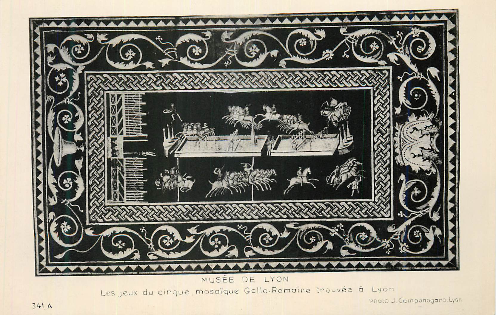 CPA Musee de Lyon Les jeux du cirqui mosaique Galla Romaine truvere a Lyon