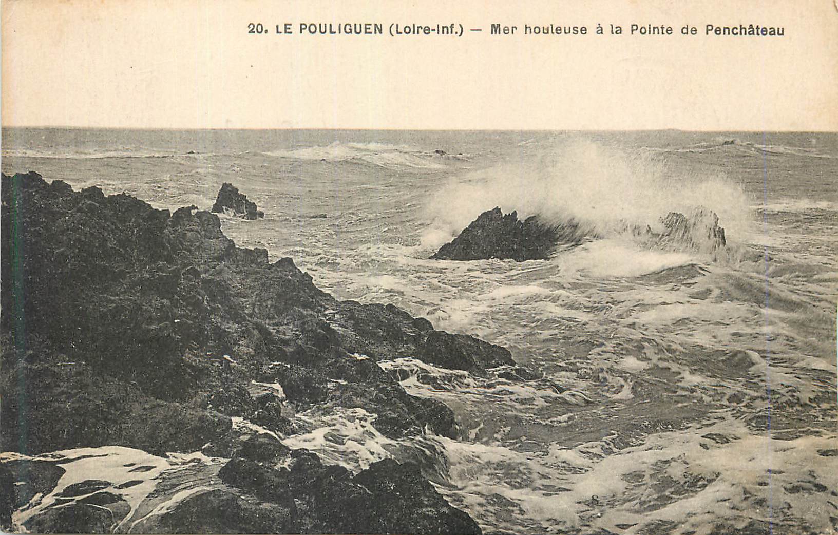CPA Le Pouliguen Loire Inf Mer houleuse a la Pointe de Penchateau