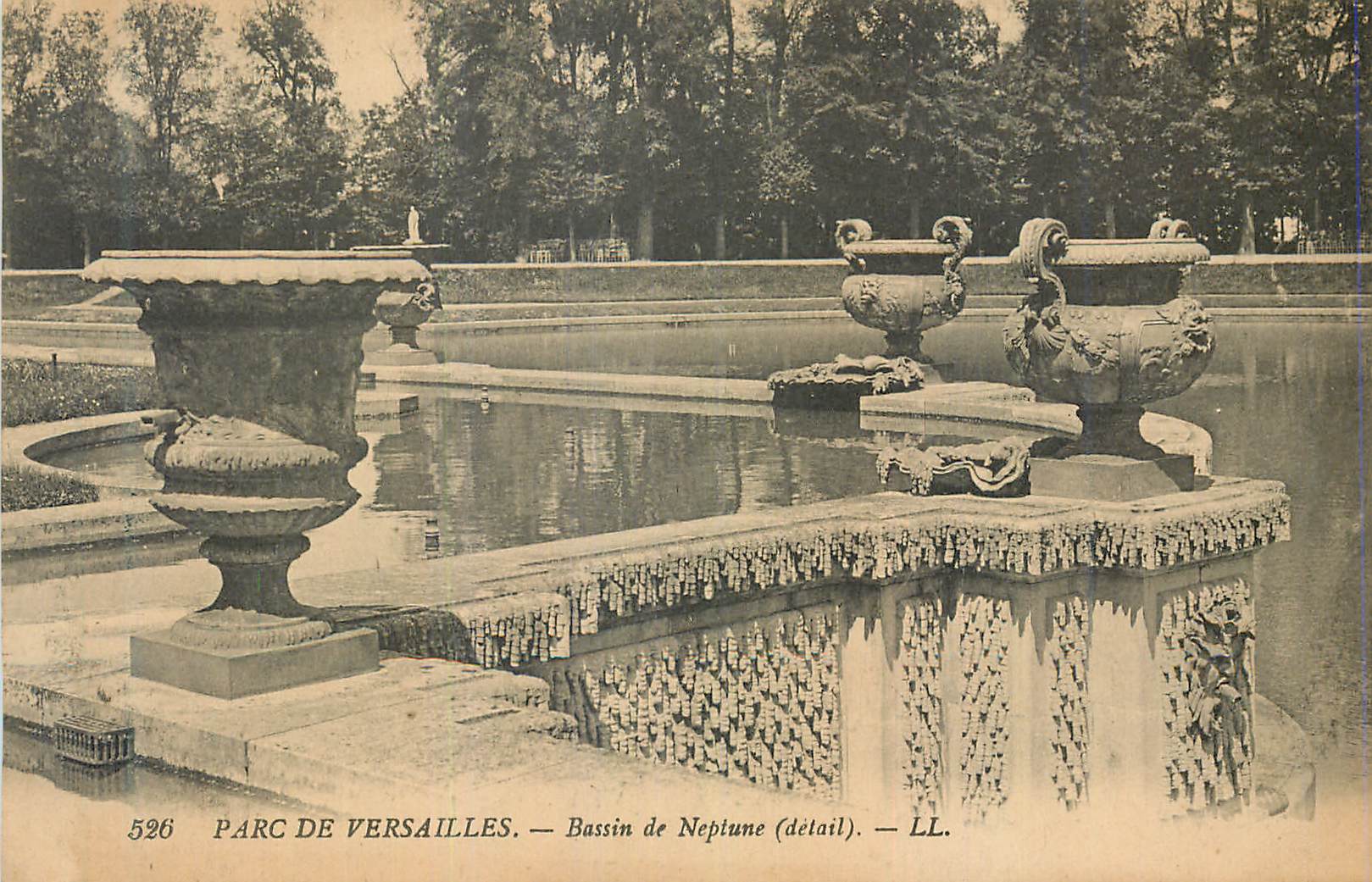 CPA Parc de Versailles Bassin de Neptune detail