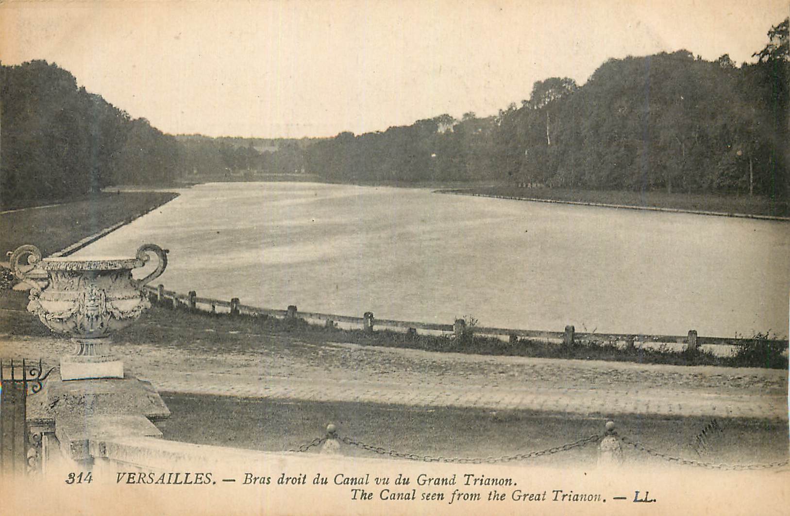 CPA Versailles Bras droit du Canal du Grand Trianon