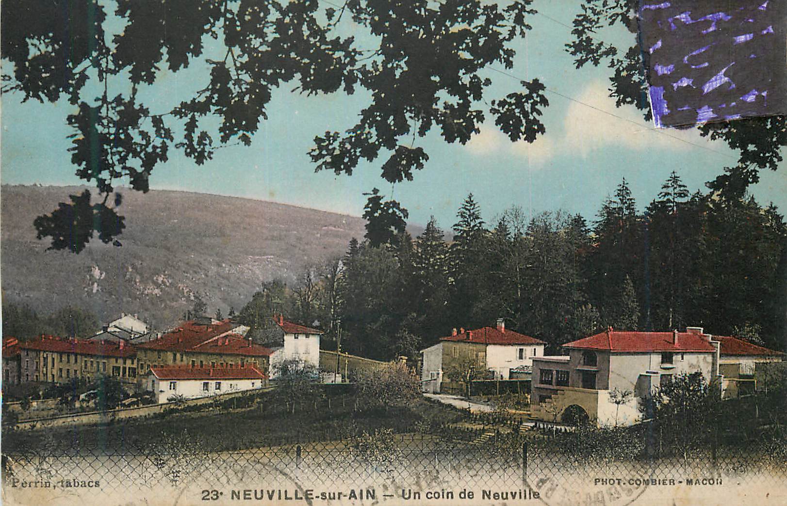 CPA Neuville sur Ain Un coin de Neuville