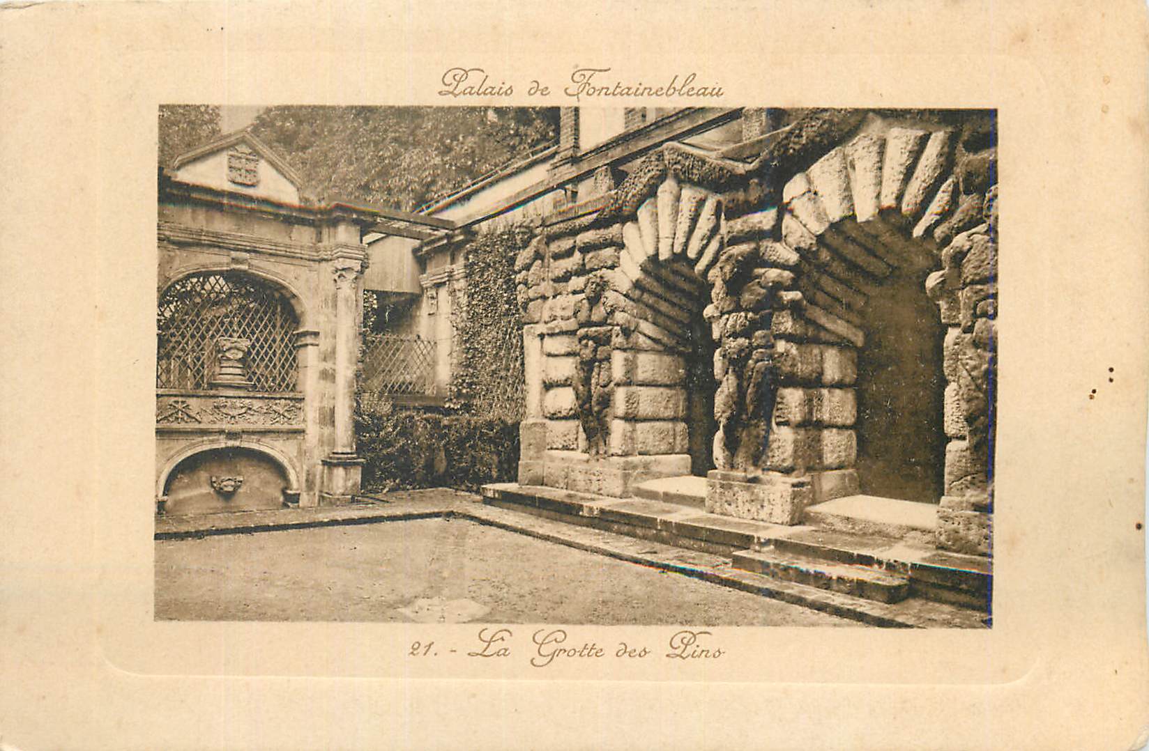 Palais de Fontainebleau — La Grotte des Pino — n°21