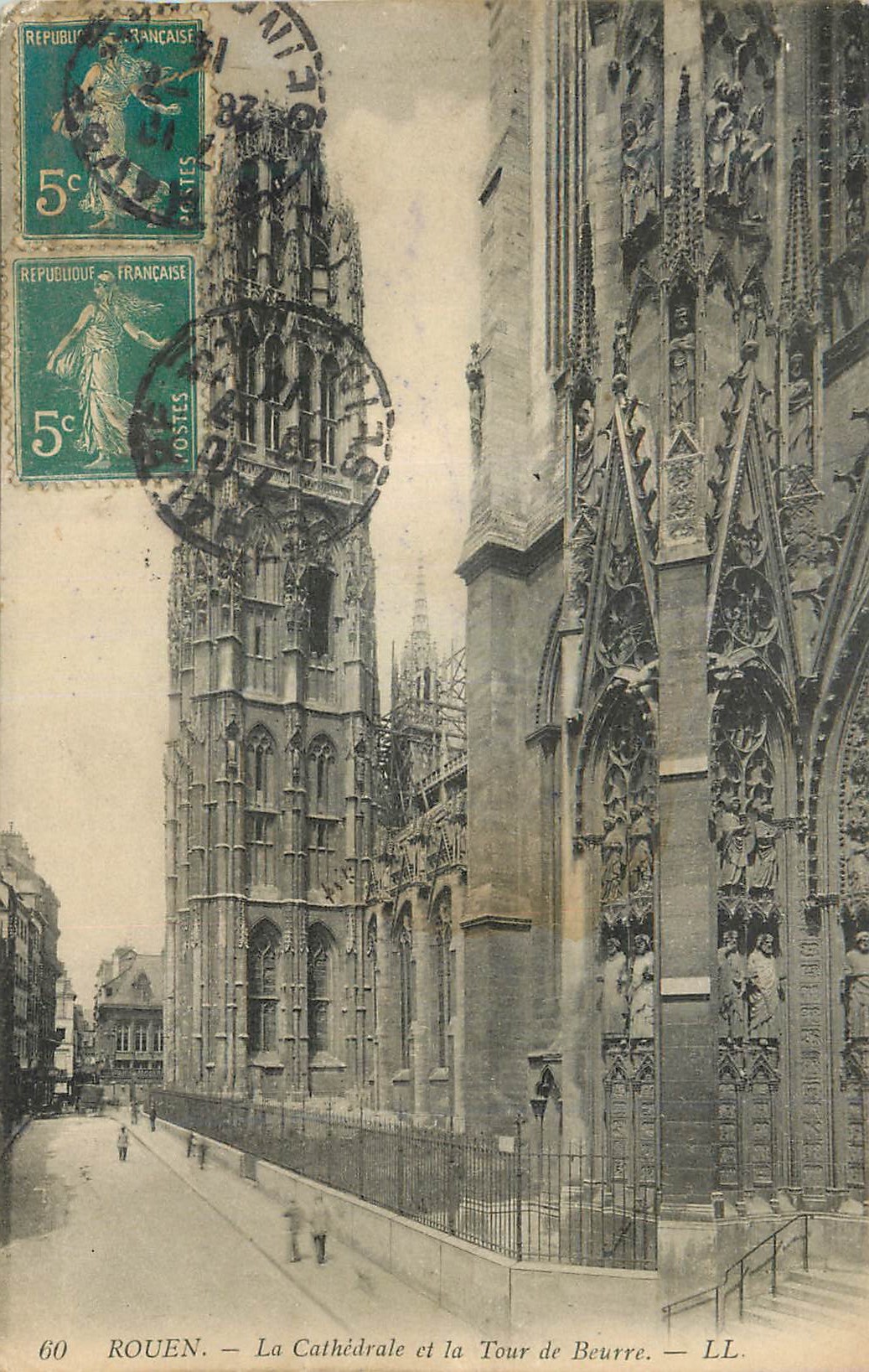 CPA Rouen La Cathedrale et la Tour de Beurre