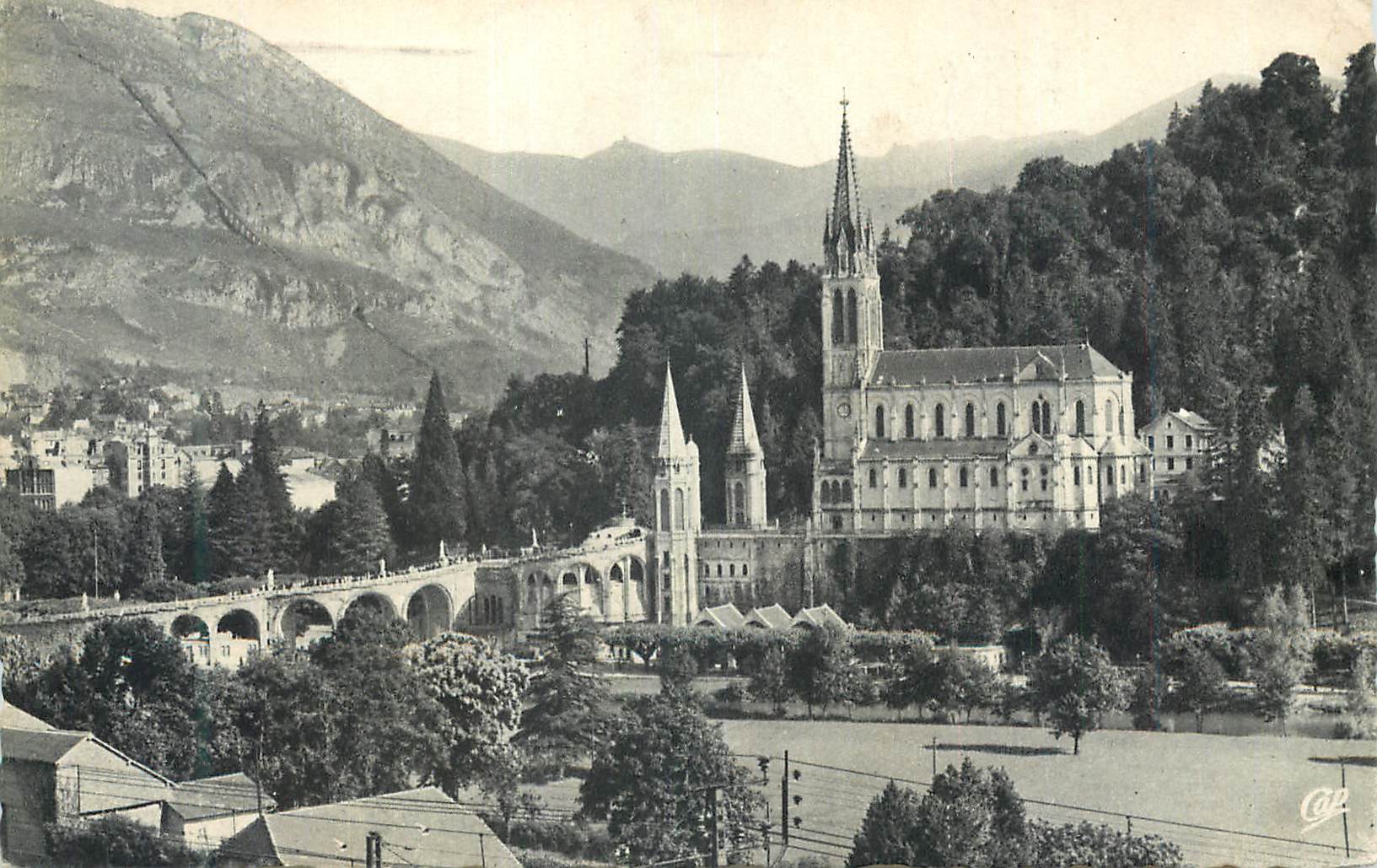 CPM Lourdes La Basilique et le Pic du Jer