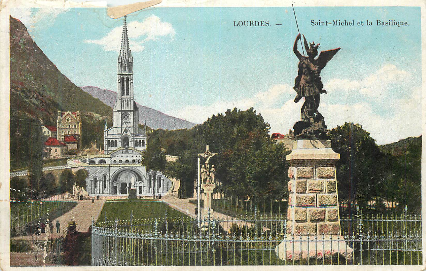 CPA Lourdes Saint Michel et la Basilique