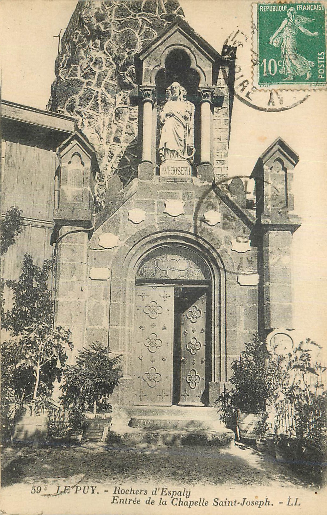 CPA Le Puy Rochers d Espally Entree de la Chapelle Saint Joseph