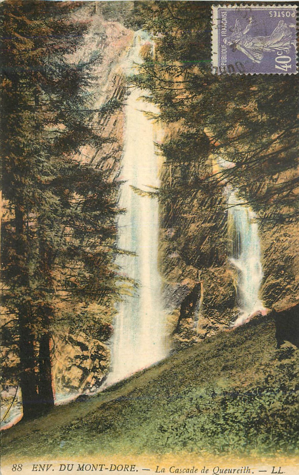 CPA Env du Mont Dore La Cascade de Queureilh