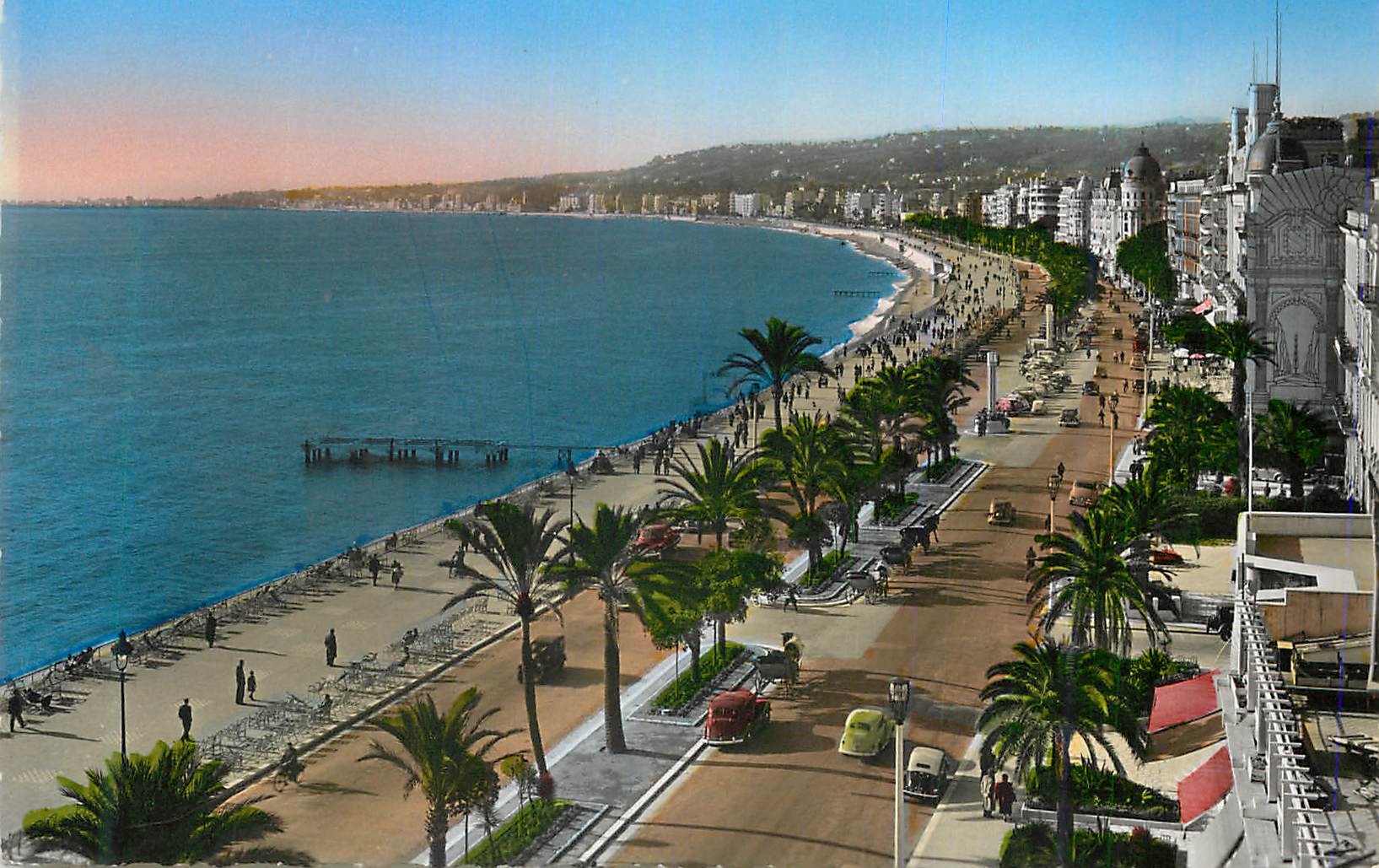 CPM Nice Vue sur la Promenade des Anglais et la Californie