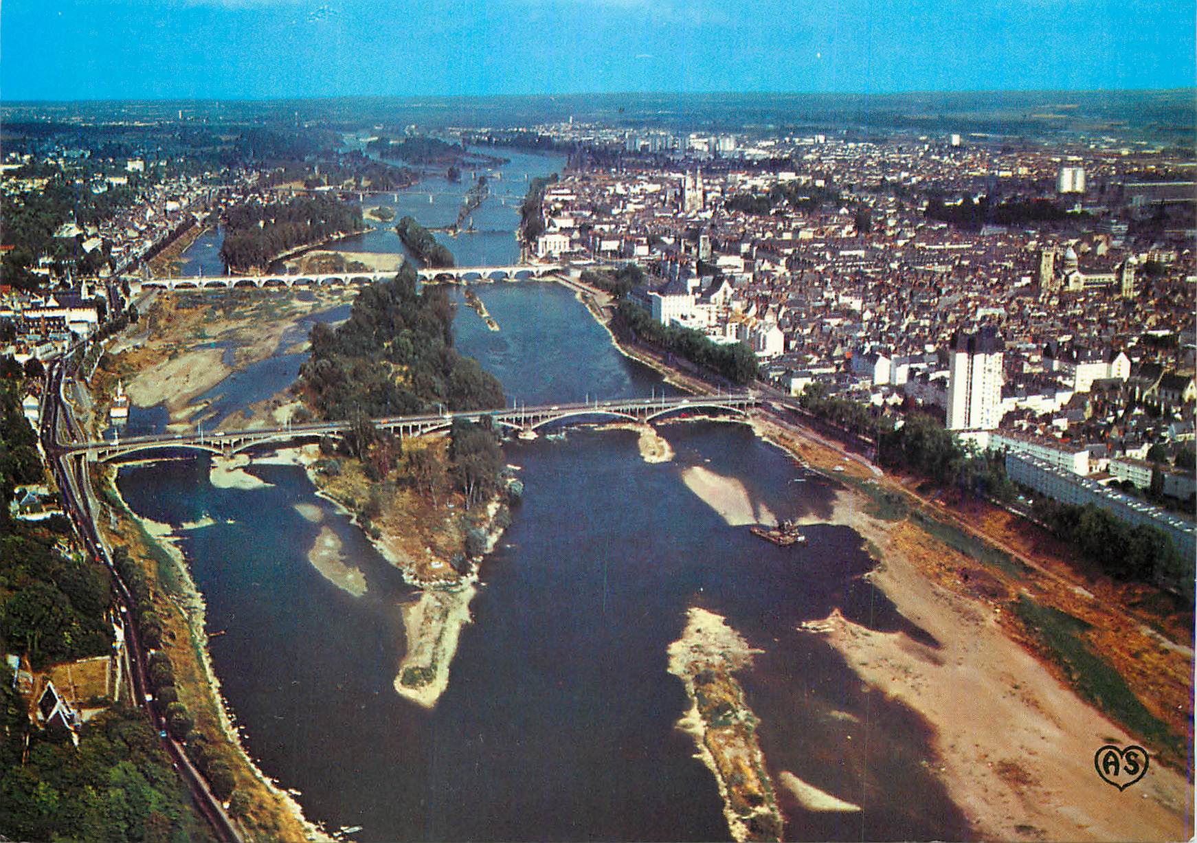 CPM Tours I et L Les Ponts sur la Loire et vue generale