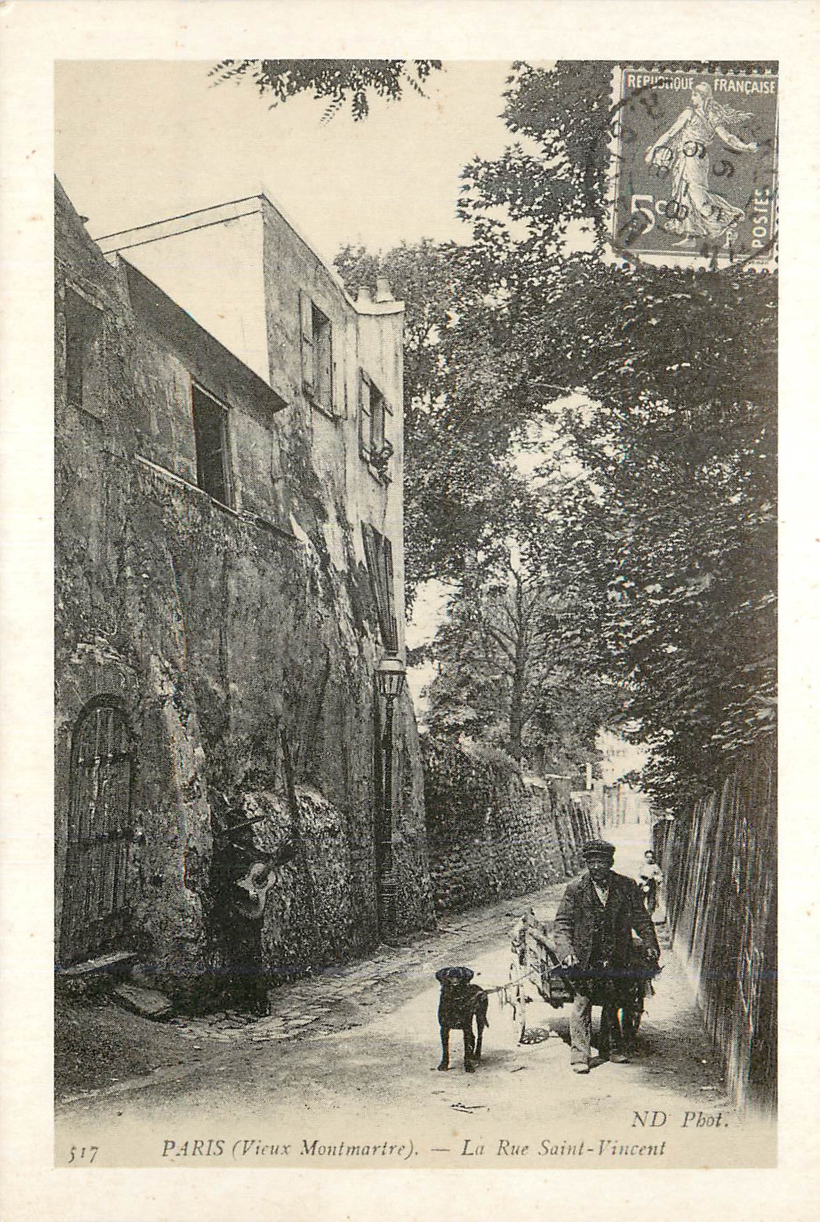 CPM Paris Vieux Montmartre La Rue Saint Vincent