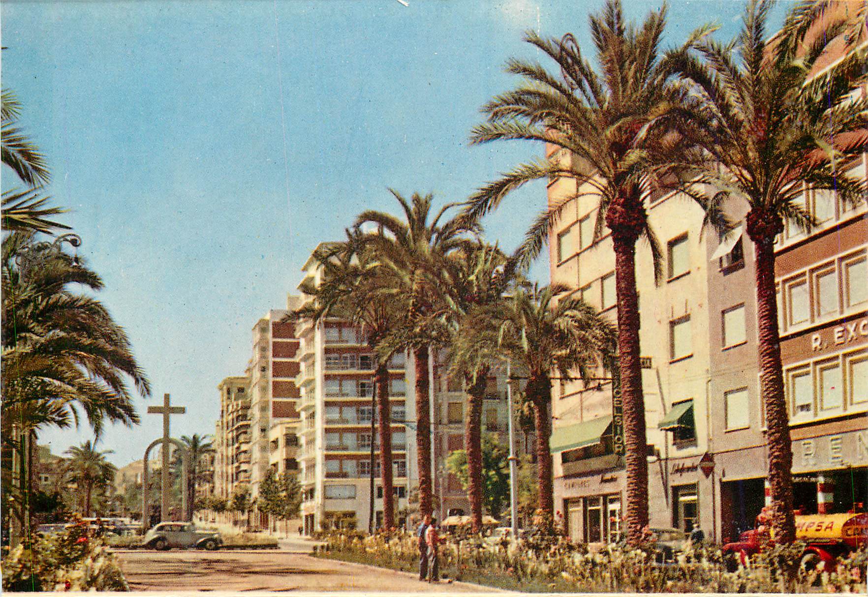 CPM Alicante Promenade du Dr Gaden et Croix des Heros tombes