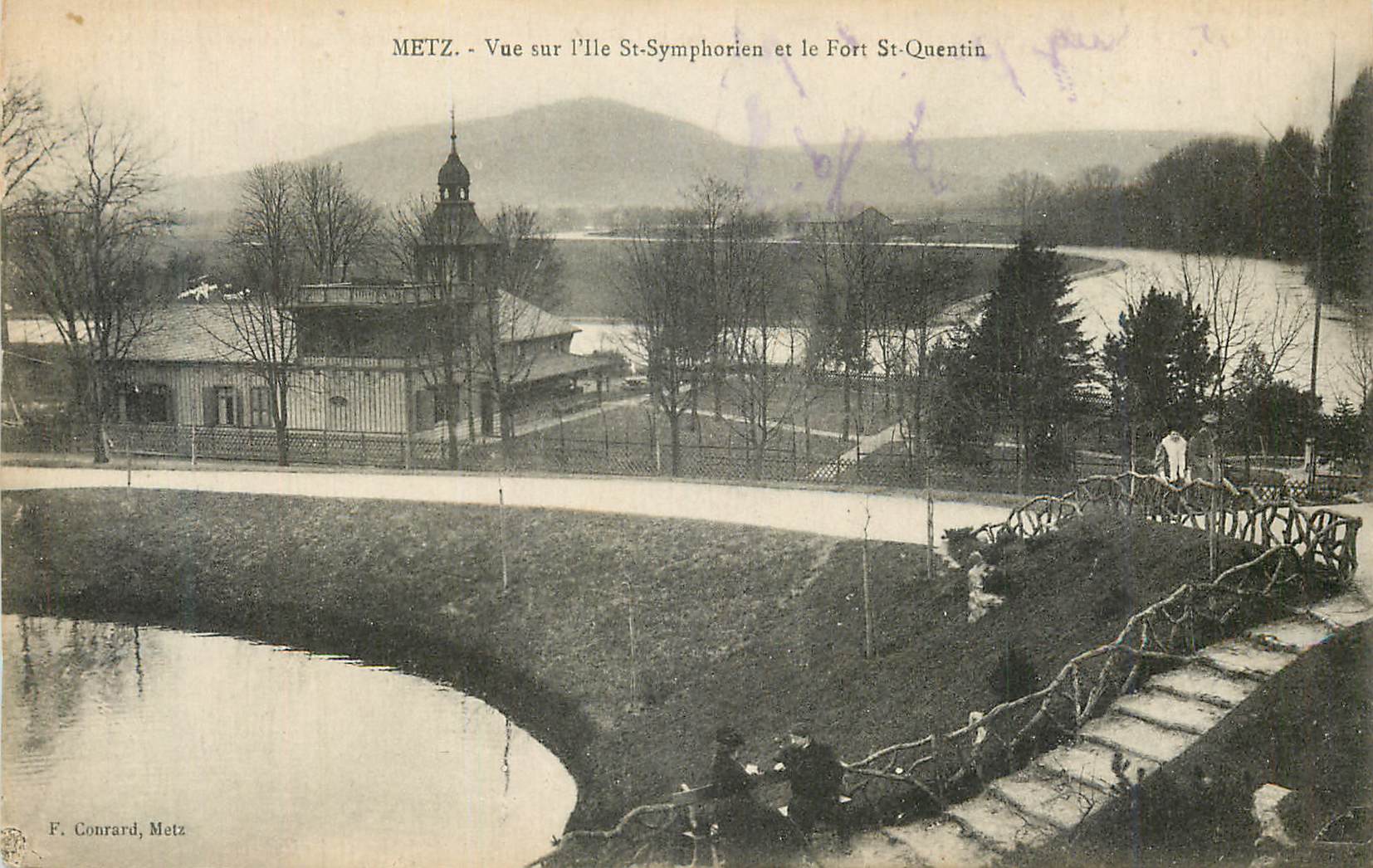 CPA Metz Vue sur l Ile St Symphorien et le Fort St Quentin