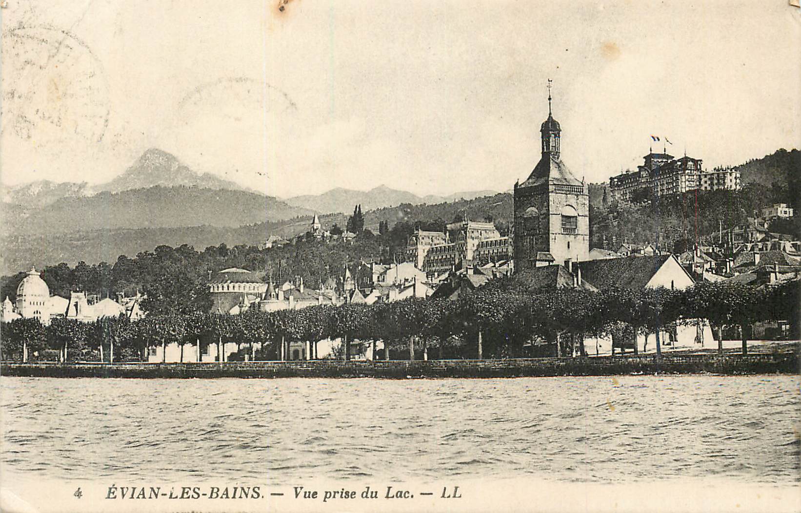 CPA Evian les Bains Vue prise du Lac