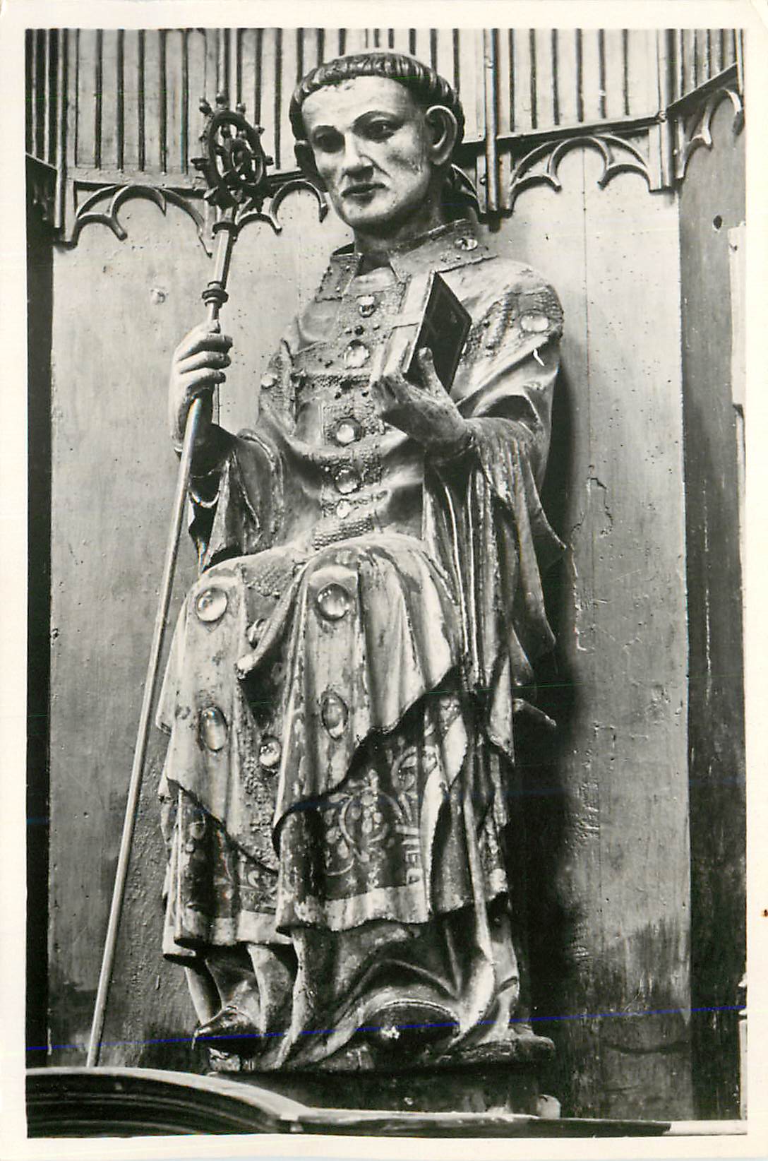 Statue de sainte figure — éditeur inconnu, n° de série non lisible