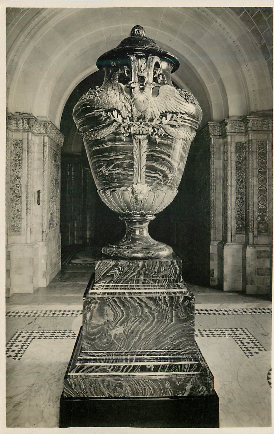 CPM The Hague Palace of Peace Jaspis vase presented by Russia