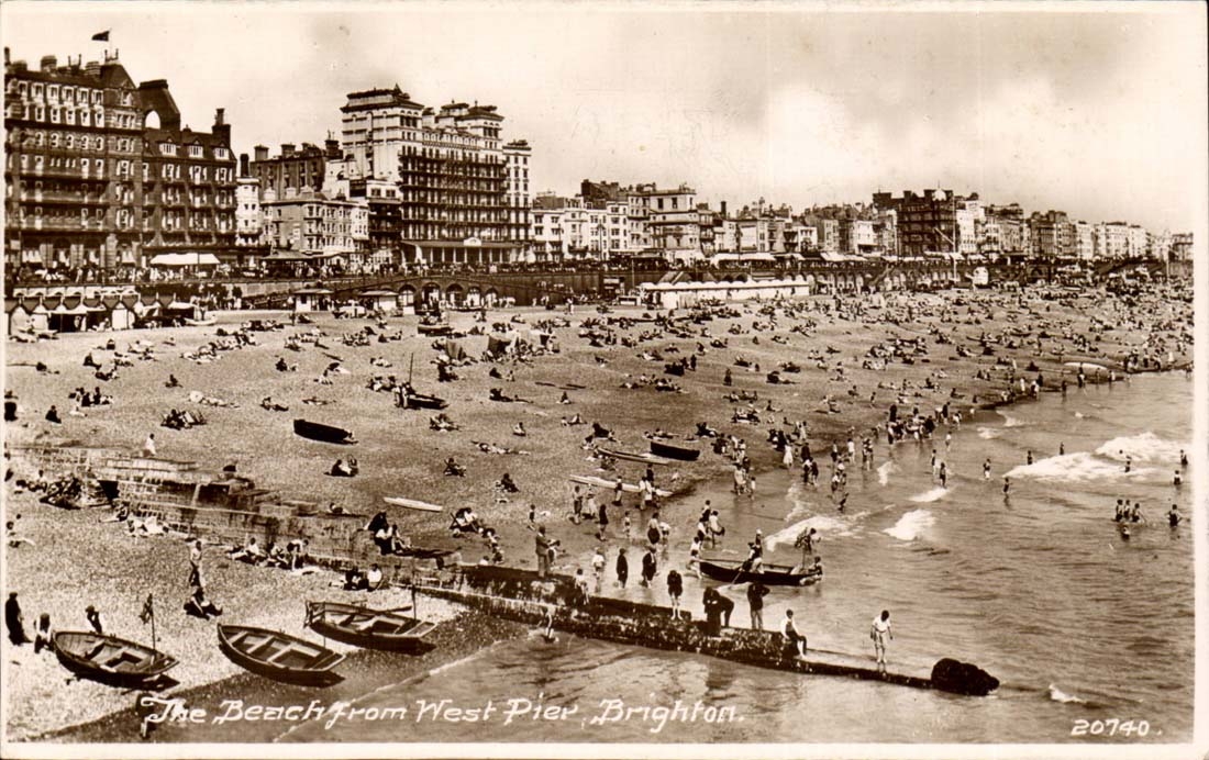 Grande Bretagne CPA BRighton Beach from West Pier 