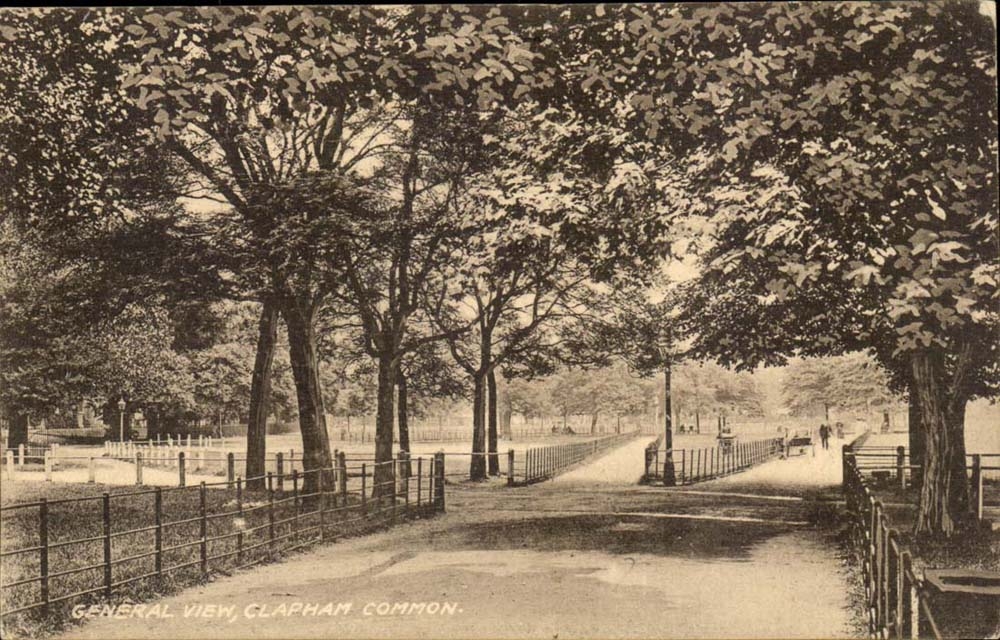 Grande Bretagne CPA Londres London General view Clapham common