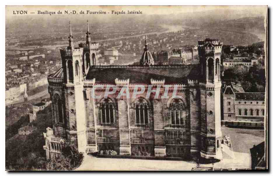 LYON — Basilique de N.-D. de Fourvière — Façade latérale