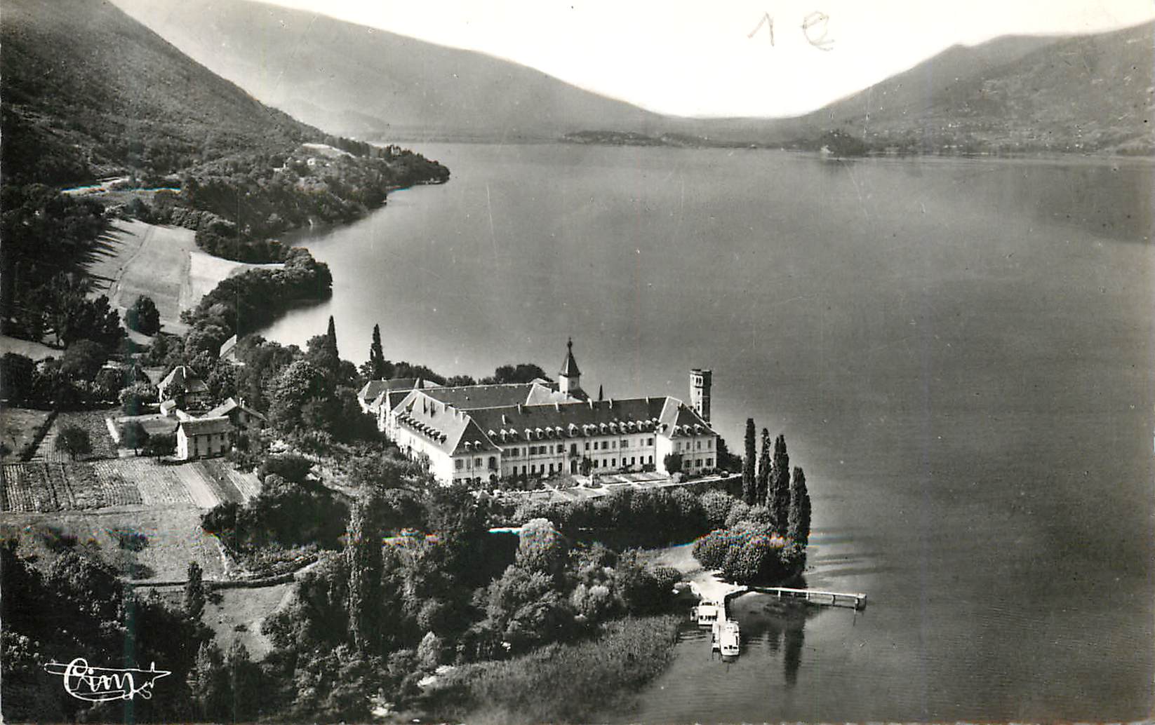 CPM L'Abbaye d'Hautecombe (Savoie) Vue Aerienne Le Lac du Bourget