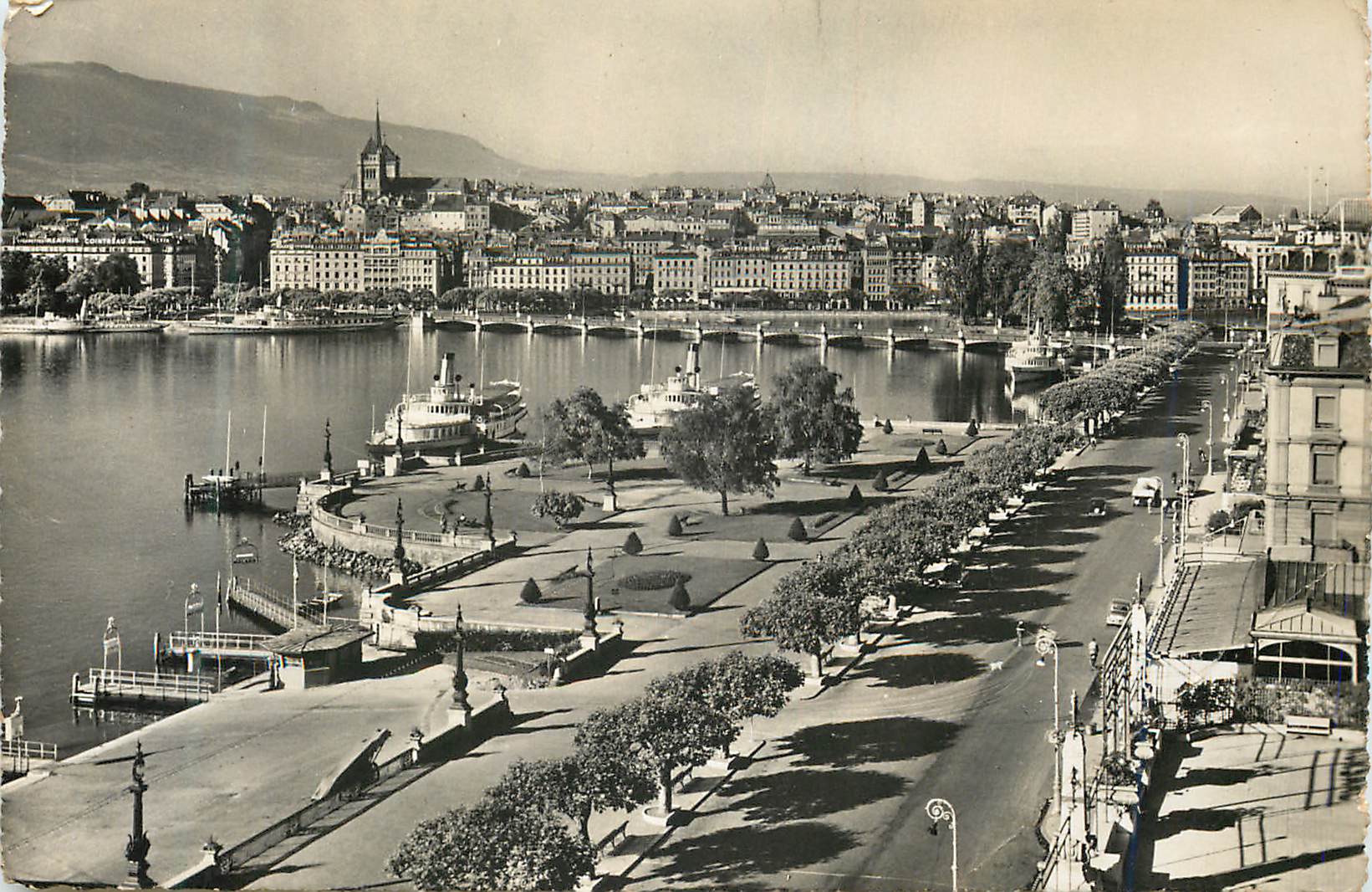 CPM Geneve Quai du Mont Blanc et vue sur la Ville