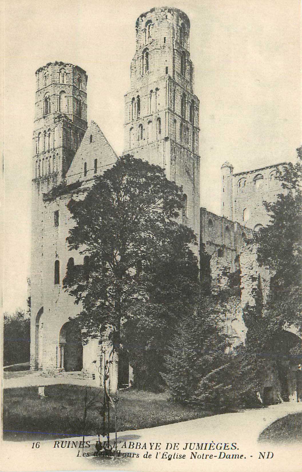 CPA Ruines de l'Abbaye de Jumieges L'Eglise Notre Dame