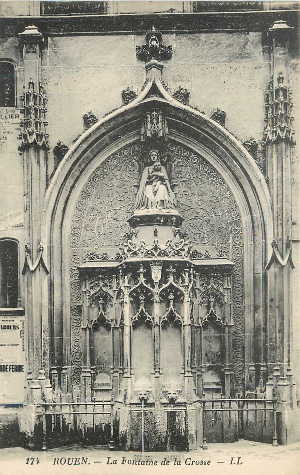 CPA Rouen La Fontaine de la Crosse