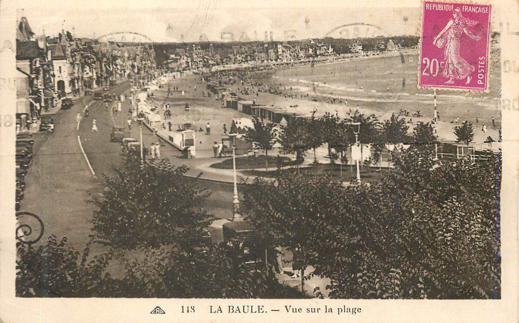 CPA La Baule Vue sur la Plage