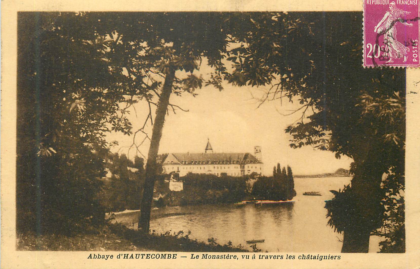 CPA Abbaye d'Hautecombe Le Monastere vu a Travers les Chataigniers