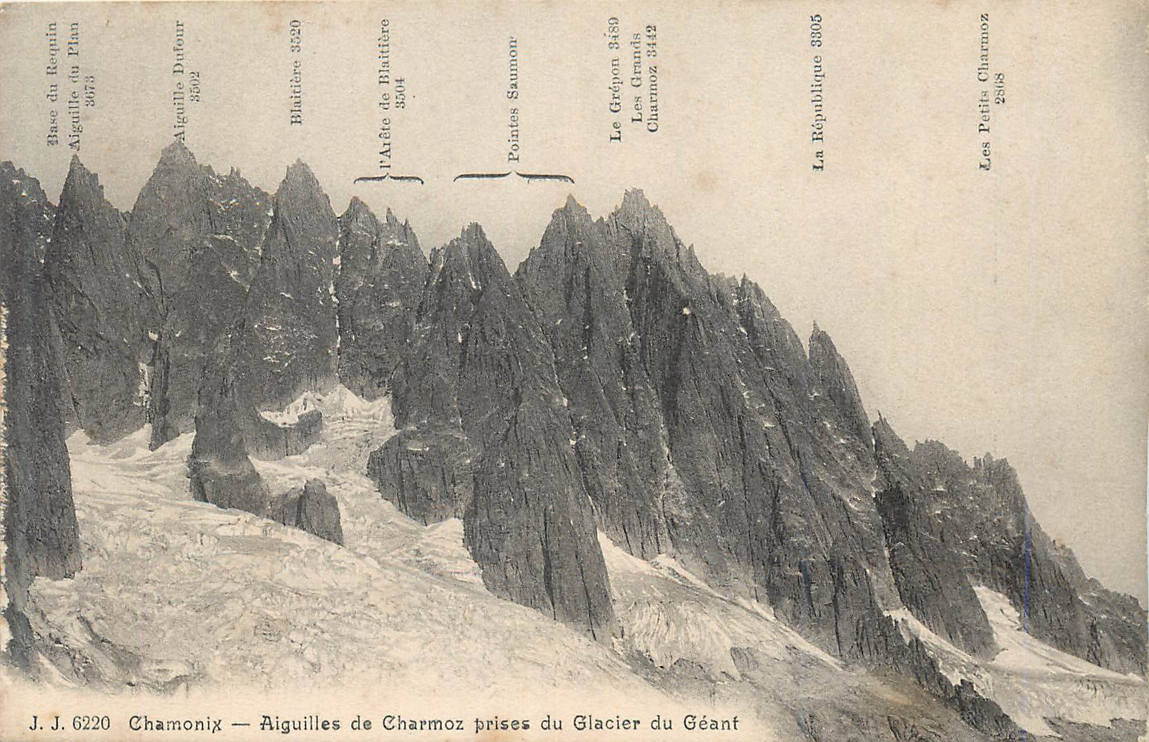 CPA Chamonix Aiguilles de Charmoz prises du Glacier du Geant