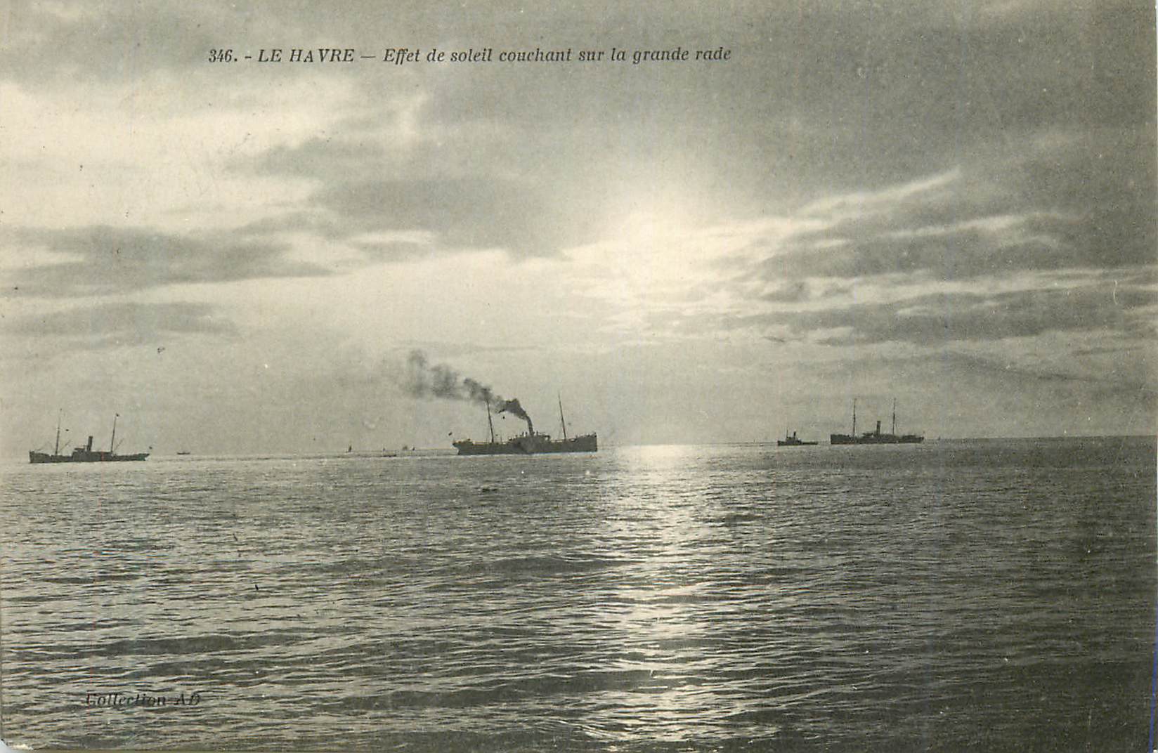 CPA Le Havre Effet de Soleil Couchant sur la Grande Rade Bateaux