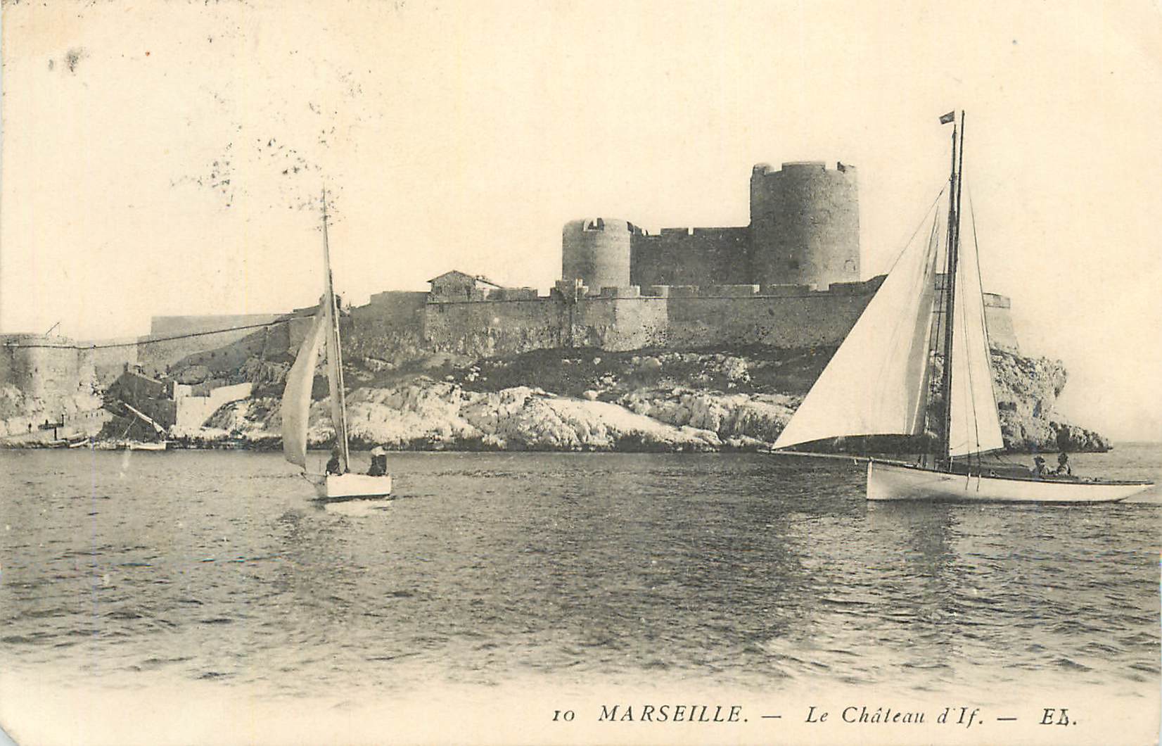 CPA Marseille Le Chateau d'If Bateaux