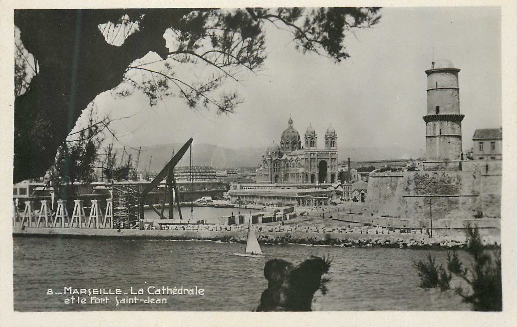 CPM Marseille La Cathedrale et le Port Saint Jean