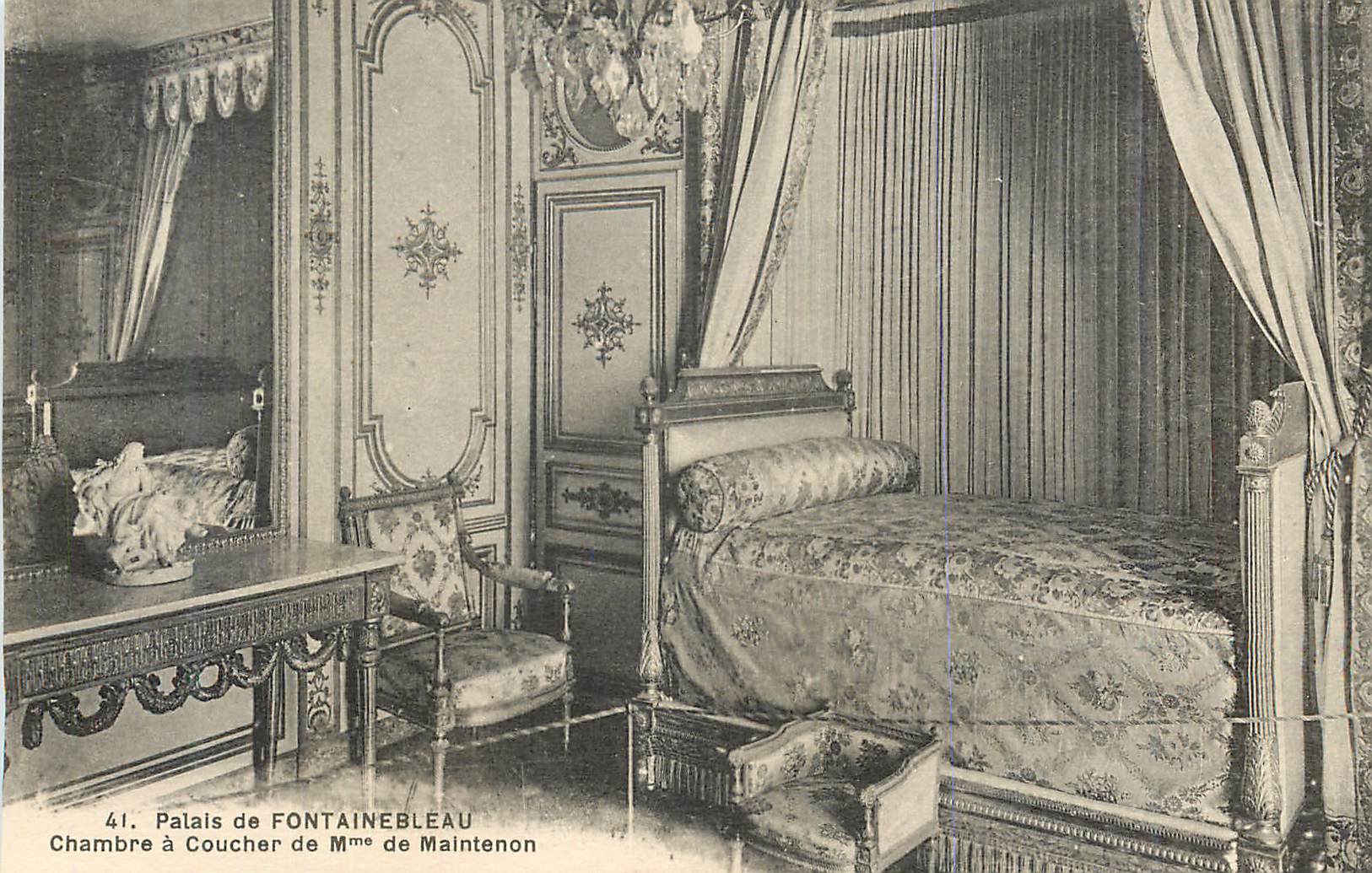 Chambre à Coucher de Mme de Maintenon — Palais de Fontainebleau — série 41