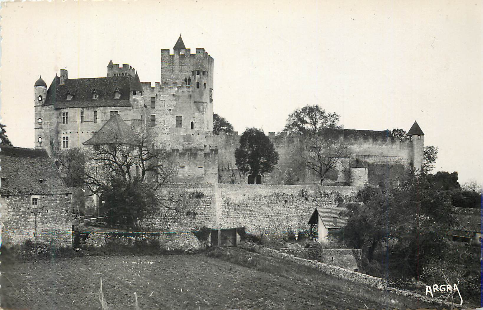 CPM Chateau Feodal de Beynac (Dordogne) Xe et XVe Siecles Facades Nord