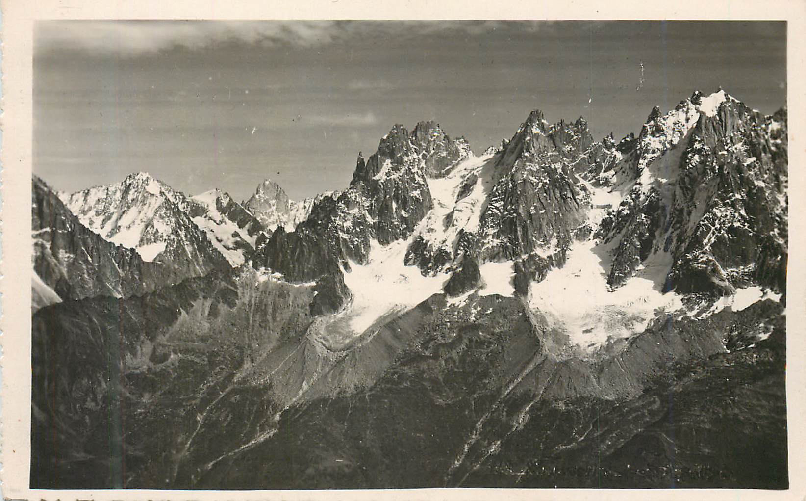 Mont Blanc et les Aiguilles du Diable — vue panoramique — éditeur non identifiable