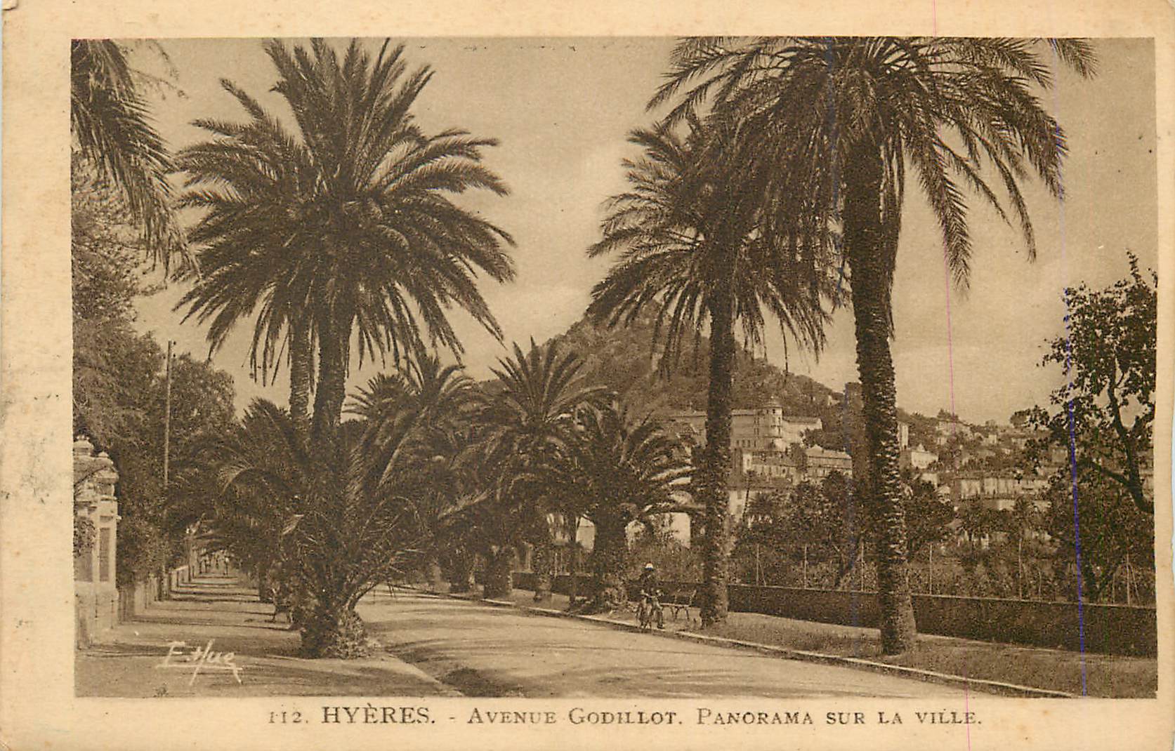 CPA Hyeres Avenue Godillot Panorama sur la Ville