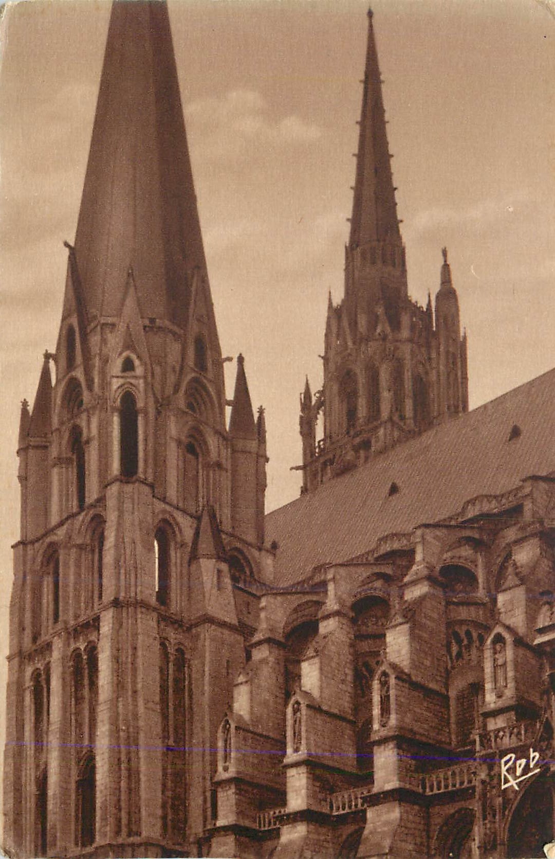 CPA Chartres La Cathedrale Vieux Clocher (XIIe s) Fleche du Clocher Nord (XVIe S)