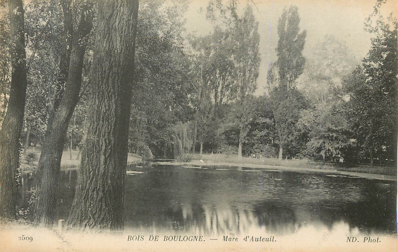 Bois de Boulogne — Mare d'Auteuil — ND. Phot.