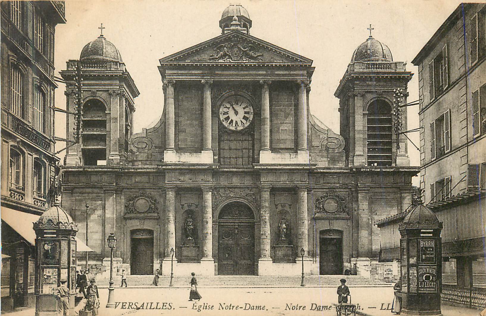 CPA Versailles Eglise Notre Dame Byrrh