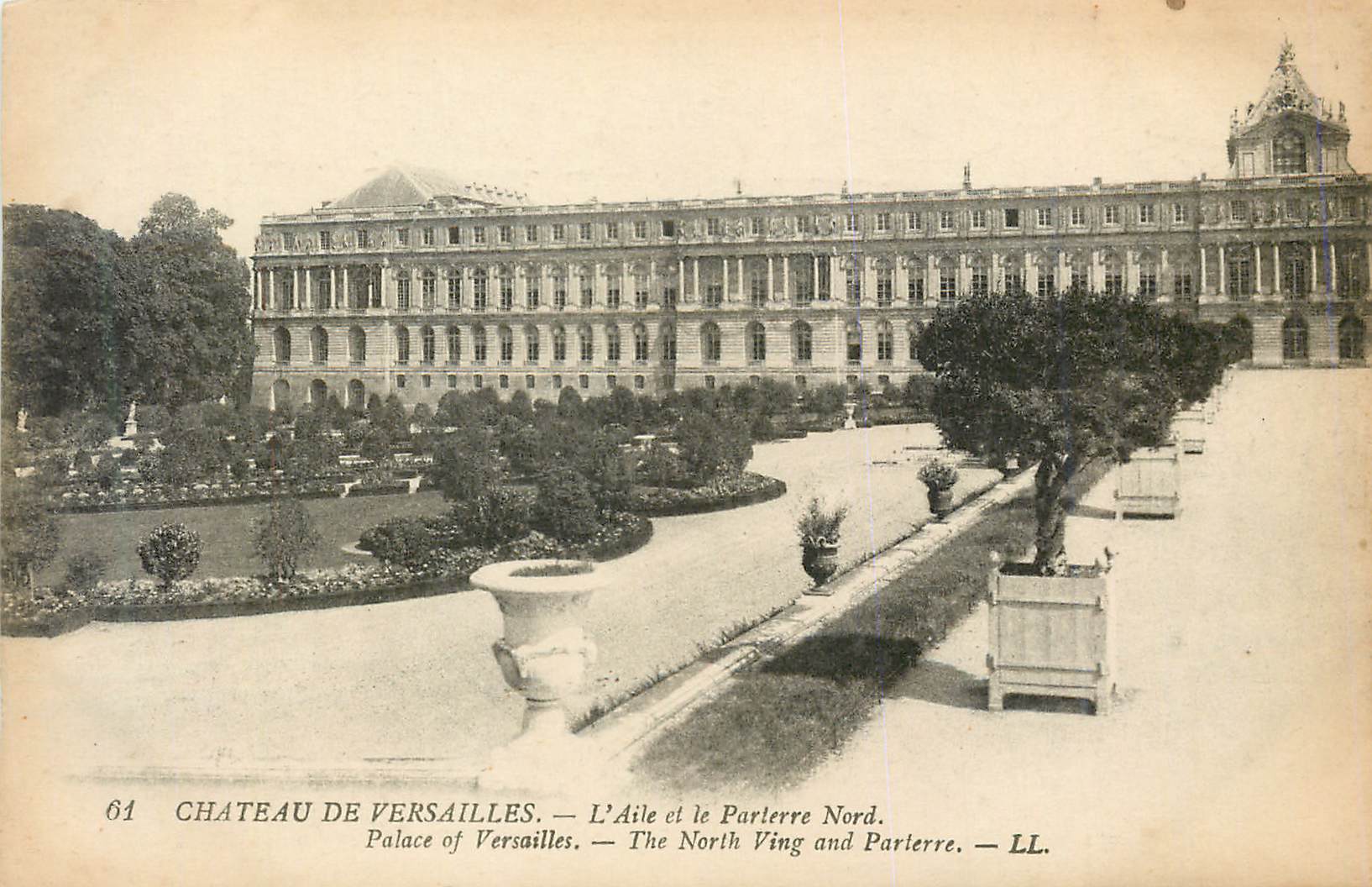 CPA Chateau de Versailles L'Aile et le Parterre Nord