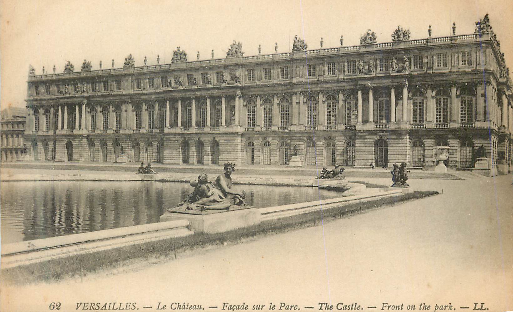Versailles — Le Château — Façade sur le Parc — LL. — N° 62