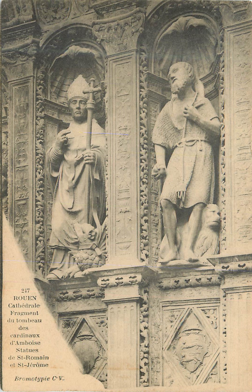 CPA Rouen Cathedrale Fragment du Tombeau des Cardinaux d'Amboise Statues de St Romain