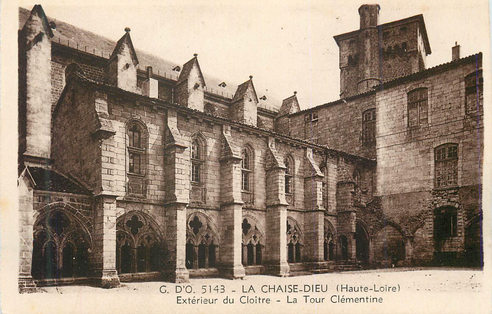 La Chaise-Dieu — Exterieur du Cloître — La Tour Clémentine — G. D'O. 5143
