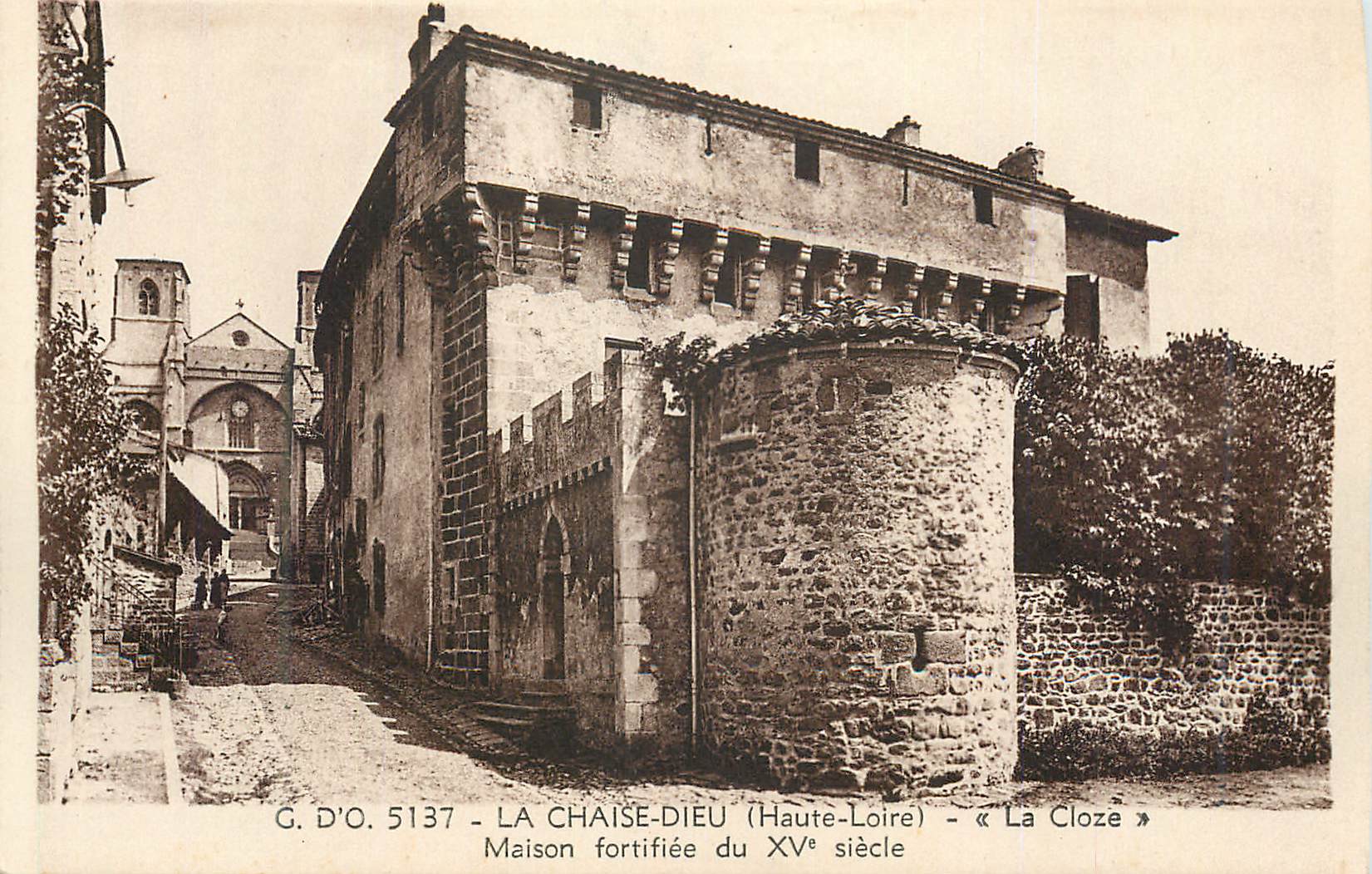 CPA La Chaise Dieu (Haute Loire) Maison Fortifiee du XVe Siecle
