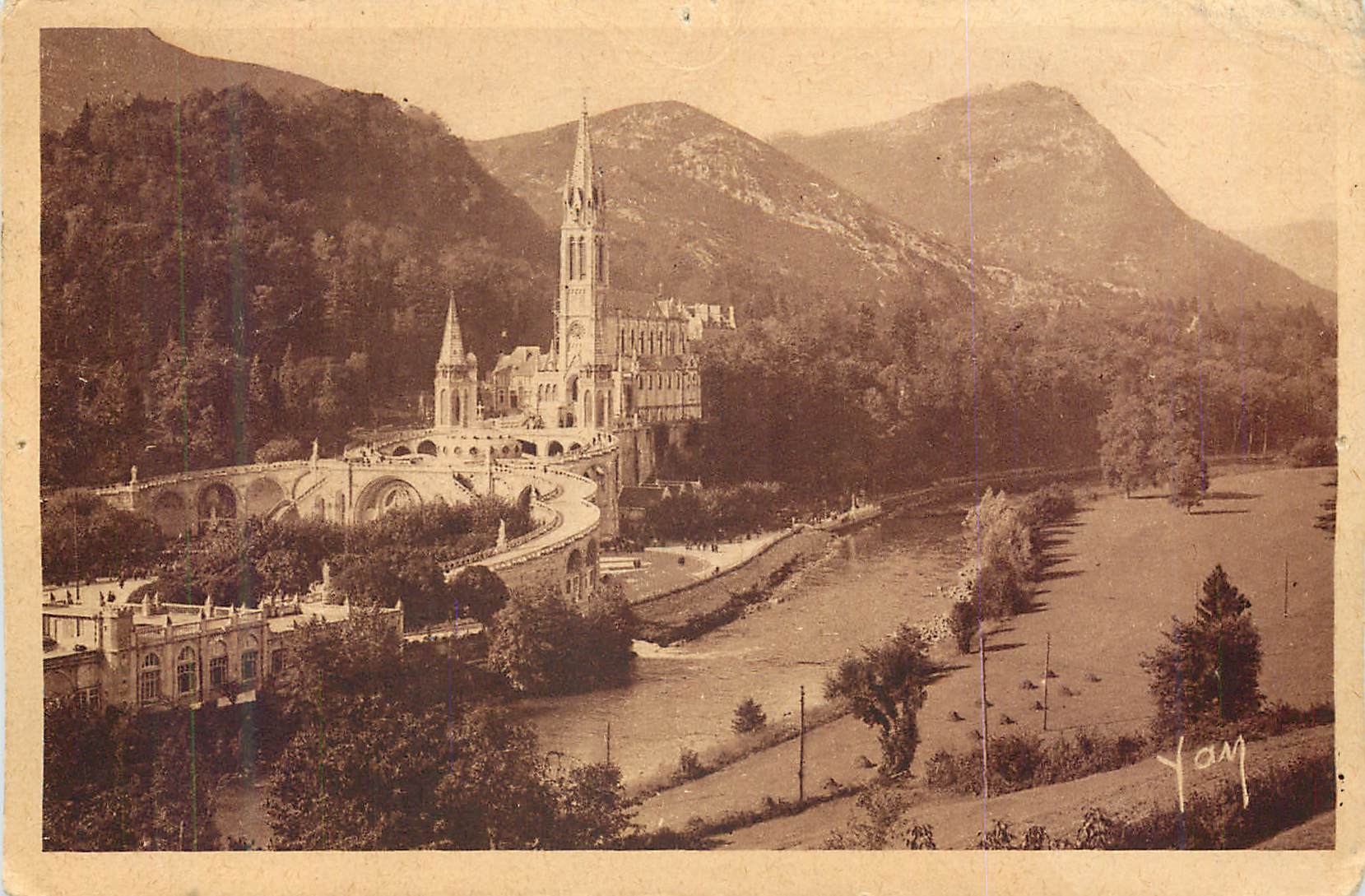 L'abbaye de la Trinité — Sainte-Foy — éditeur Yam