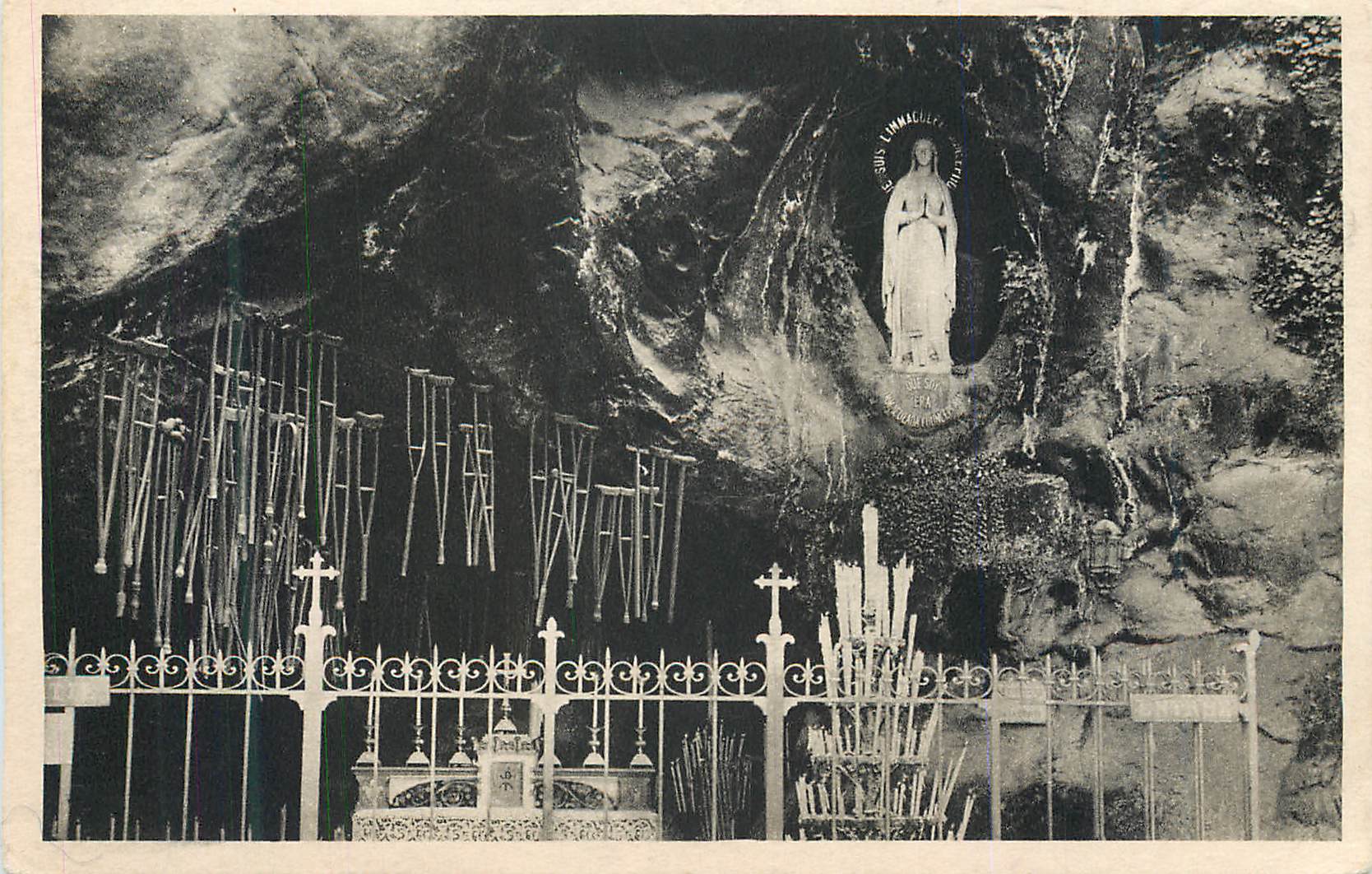 CPA Lourdes La Grotte Miraculeuse