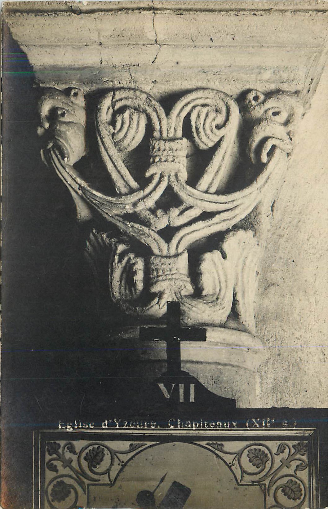 CPA Eglise d'Yzeure Chapiteaux (XIIIes S)