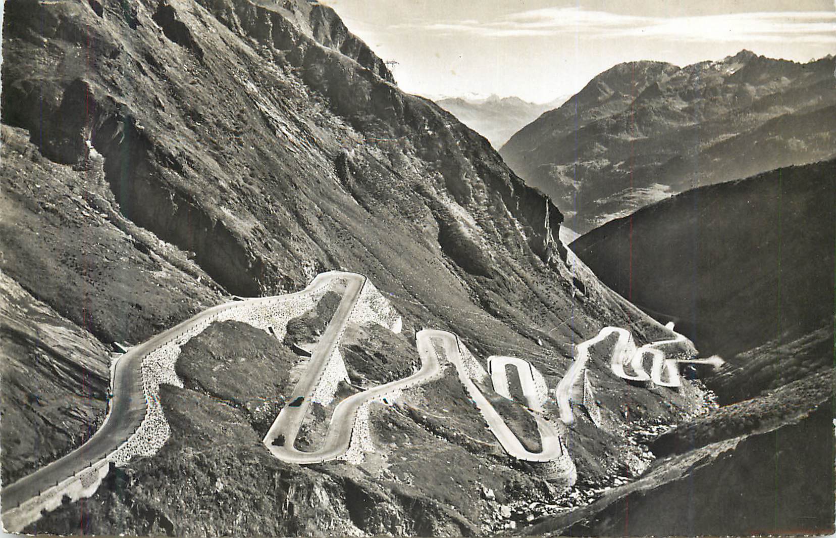 CPM Suisse Les Lacets de la Route du Gothard dans le Val Tremola