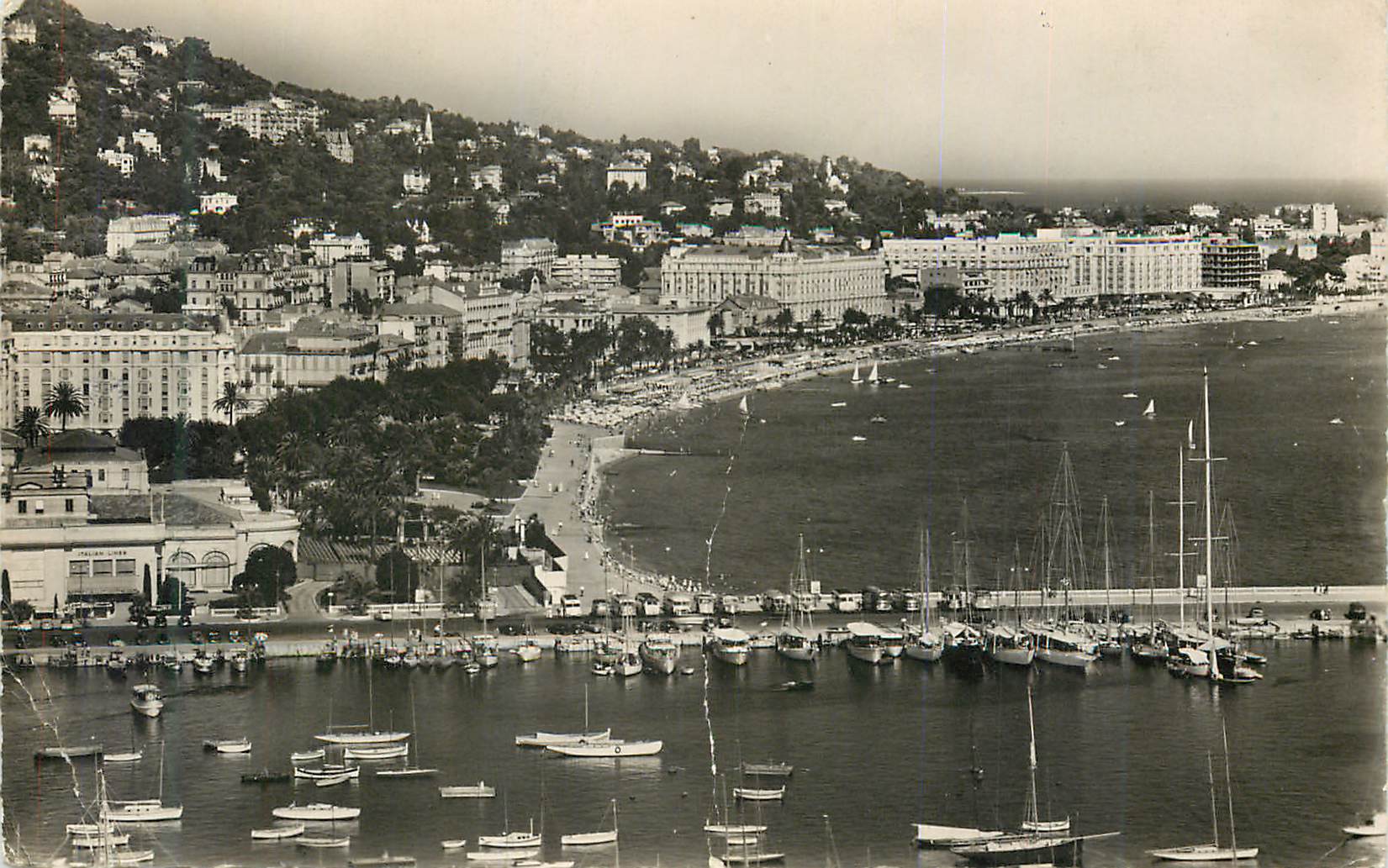 CPM Cannes Vue sur le Port et la Croisette